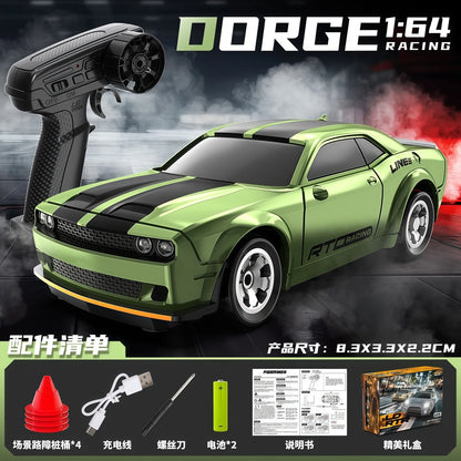 1/64 Mini RC Desktop RC Car Full Scale 4WD Drift Car Desktop Racing Model Ornament Boy RC Car
